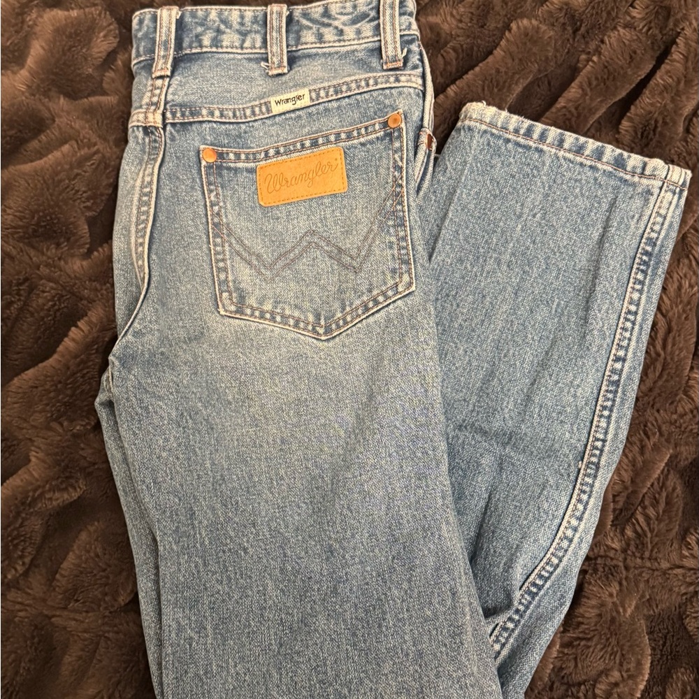 Wrangler Women's Light Blue Straight-Leg Jeans